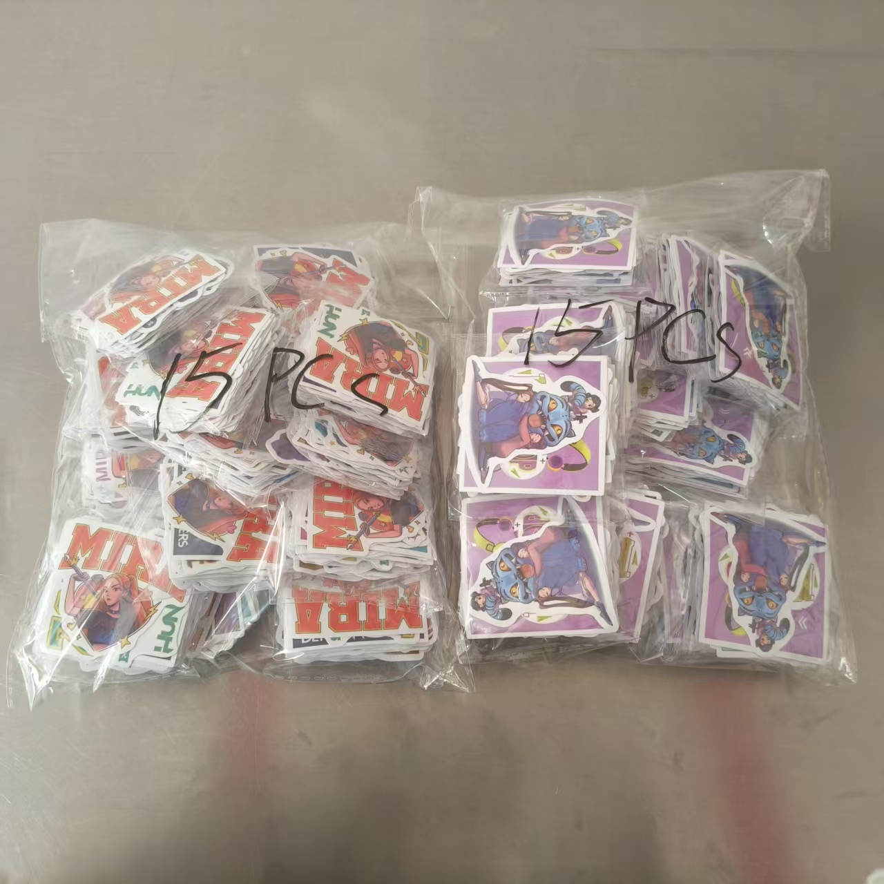 Tá an bhaisc greamáin díscriosta ó JOJO Pack seachadta