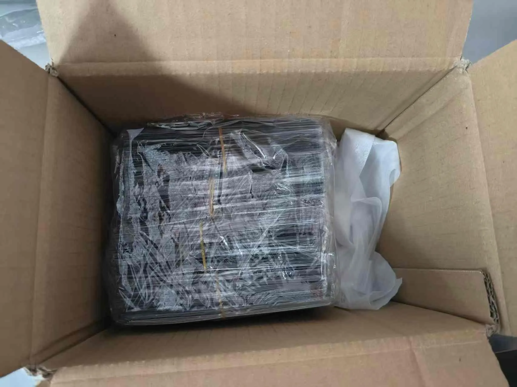 Tá ordú craiceann an chárta creidmheasa seolta