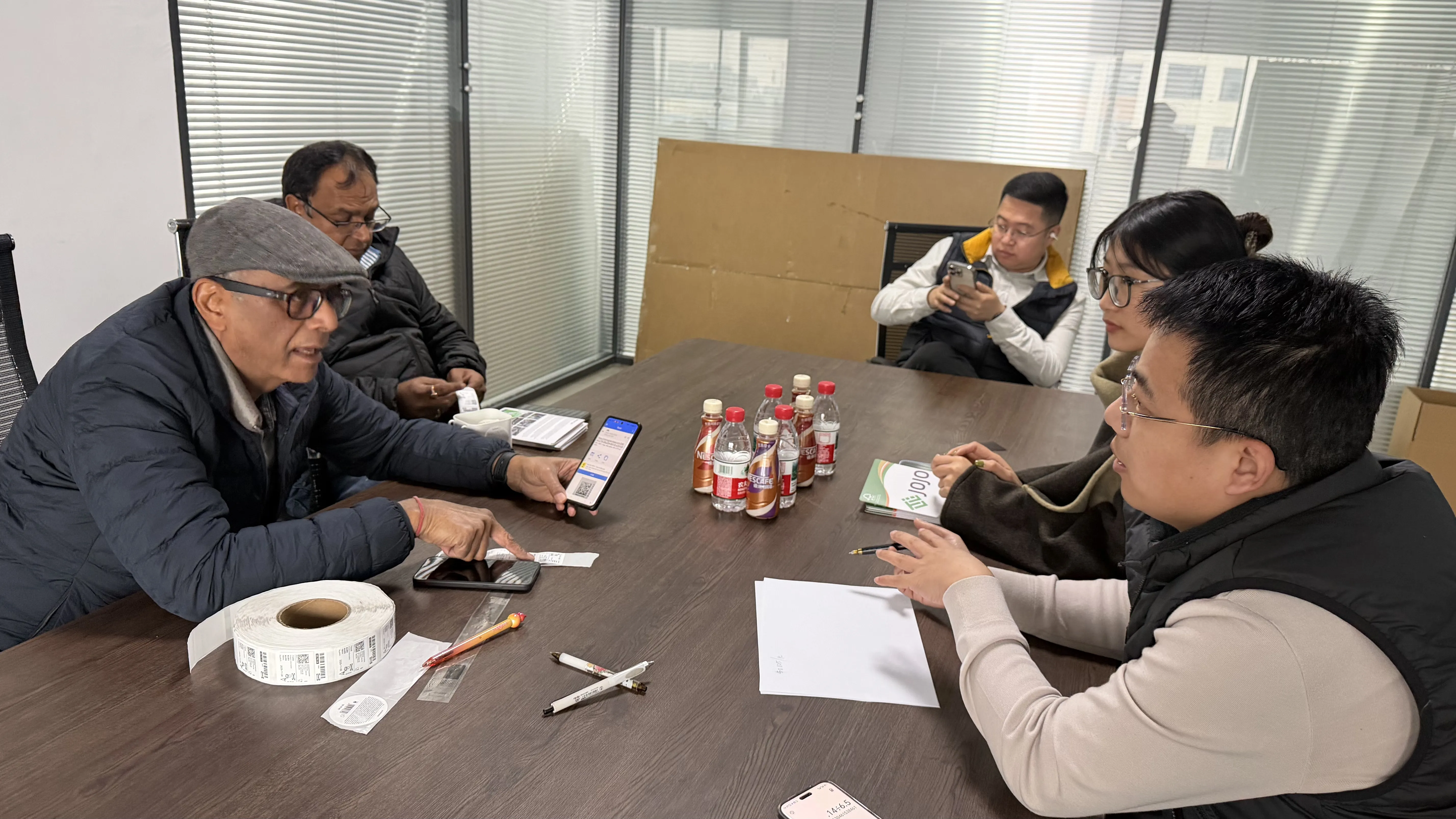 Cuirimid fáilte mhór roimh chustaiméirí cuairt a thabhairt ar ár monarcha